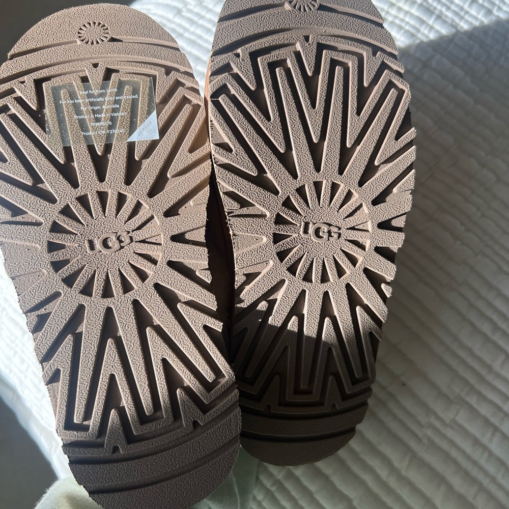 UGG Tan Slippers with Plush Cream Lining - Picture 3 of 8